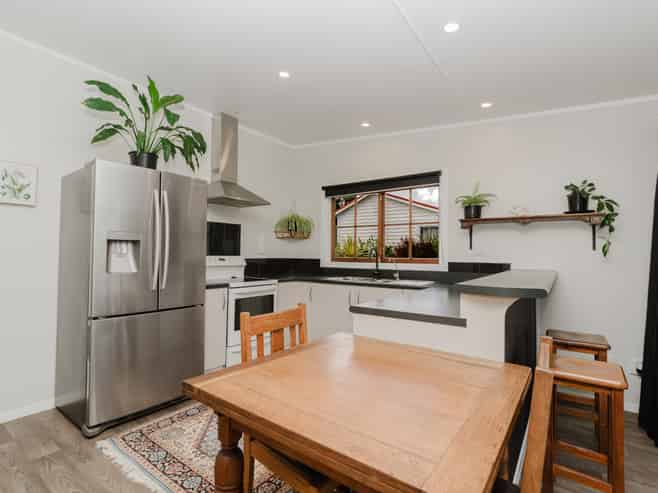 18 Bernard Street, Pukemiro