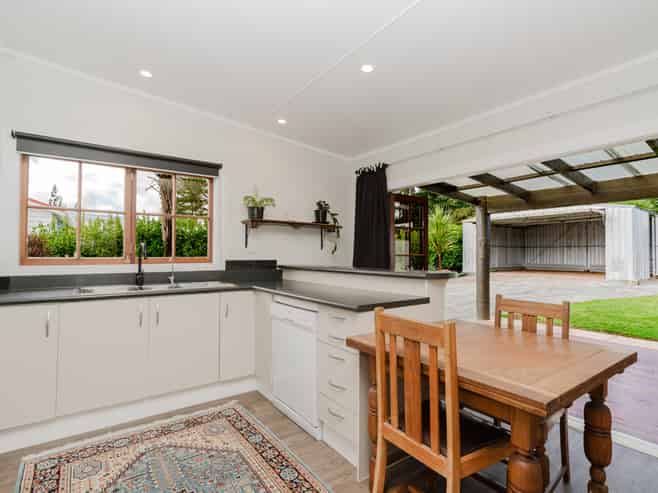 18 Bernard Street, Pukemiro