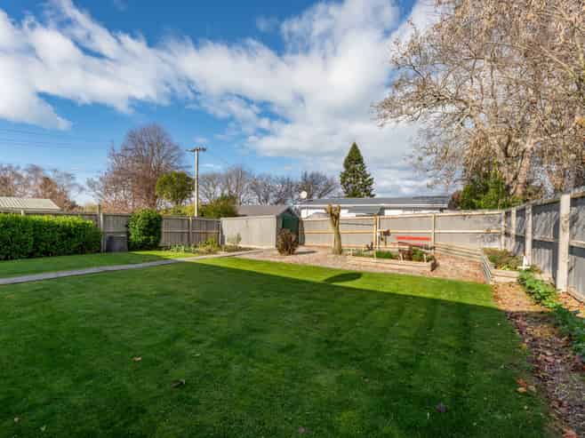 78 Grants Road, Marchwiel