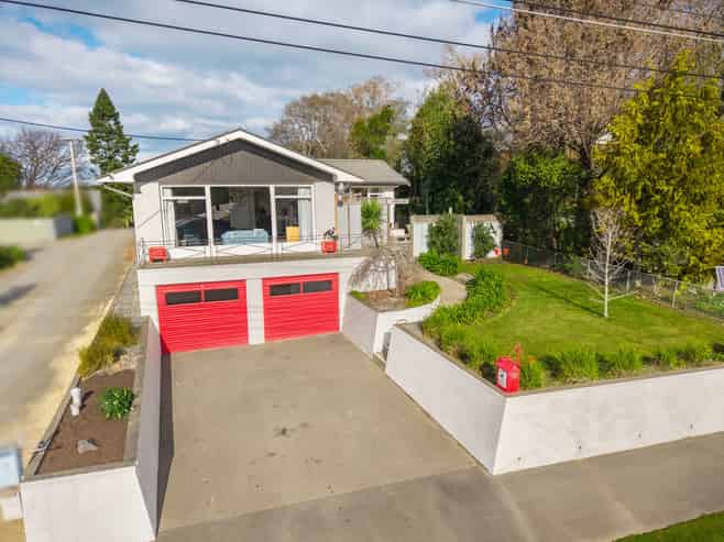 78 Grants Road, Marchwiel