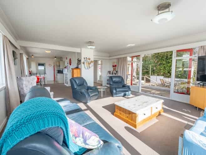 78 Grants Road, Marchwiel