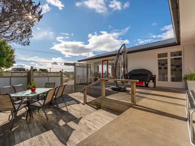 78 Grants Road, Marchwiel