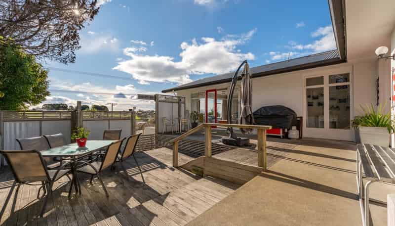 78 Grants Road, Marchwiel
