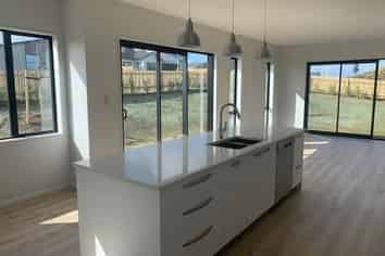 1 Maka Terrace, Silverdale