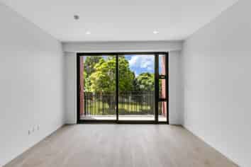 105/2 Ko Street, Northcote