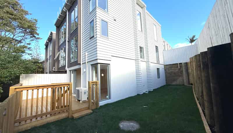 74D Sycamore Drive, Sunnynook