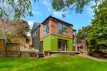 9 Elphinstone Avenue, Strathmore Park