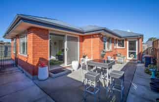 2/21 Awatea Road, Hornby