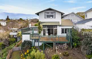 42 Cameron Road, Bluff Hill