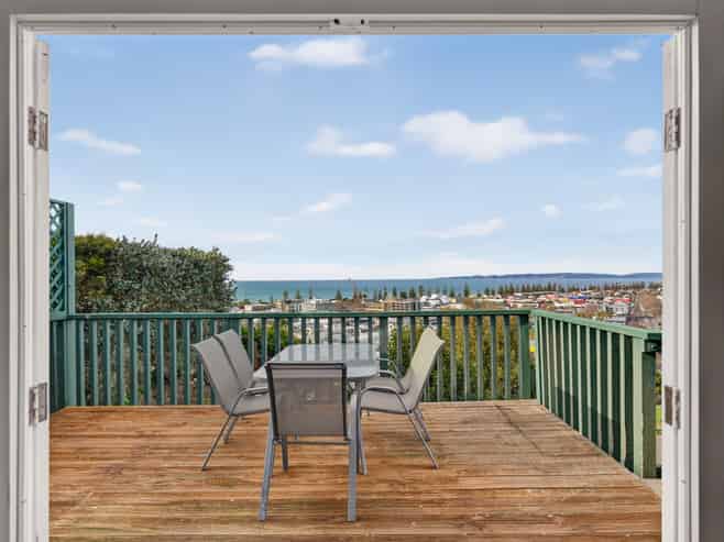 42 Cameron Road, Bluff Hill