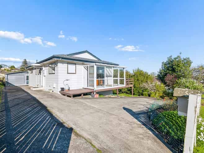 3 Rotoma Rise, Clover Park