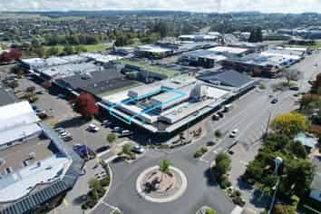 Scale & High Visibility in Central Taupō