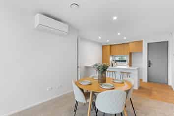 2/31 Vickerys Road, Wigram