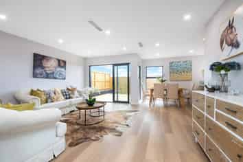 30 Taipahitini Road, Karaka
