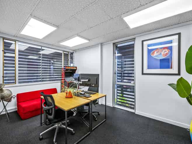 Flexible occupier opportunity close to LynnMall