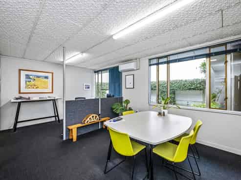 Flexible occupier opportunity close to LynnMall