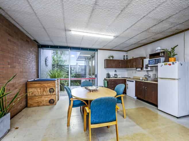 Flexible occupier opportunity close to LynnMall