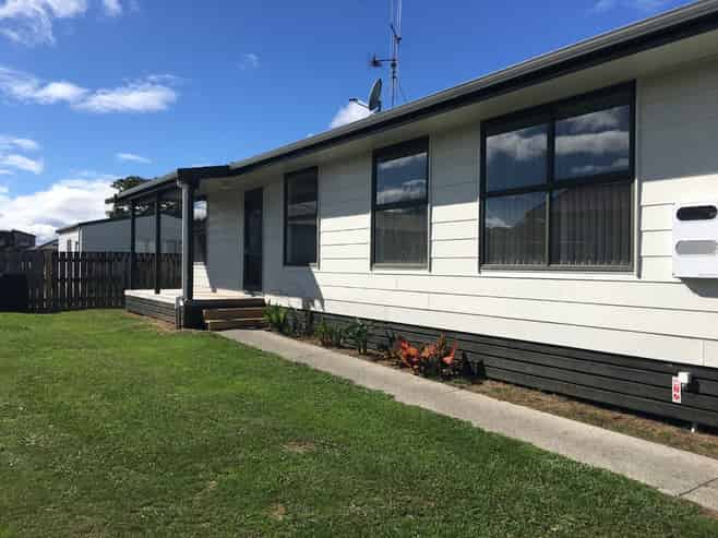 372 Kahikatea Drive, Dinsdale