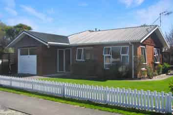 2A Denbigh Square, Feilding