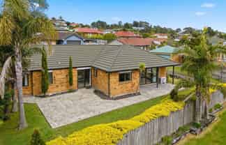 19 Black Teal Close, Unsworth Heights
