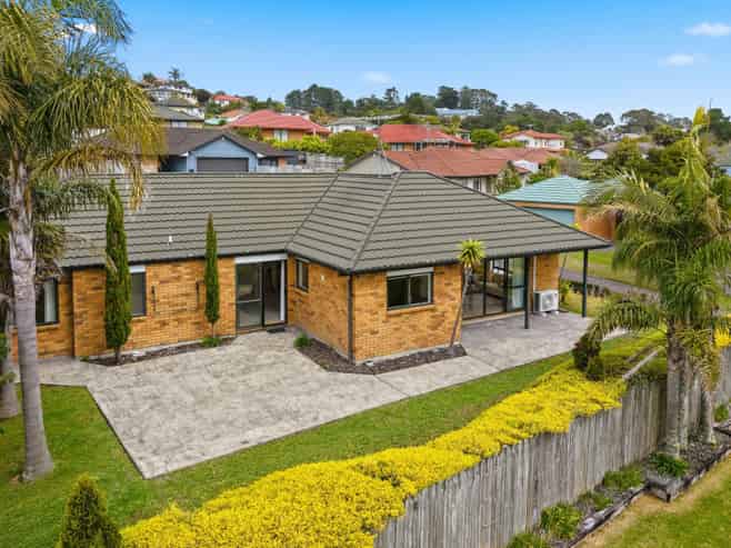 19 Black Teal Close, Unsworth Heights