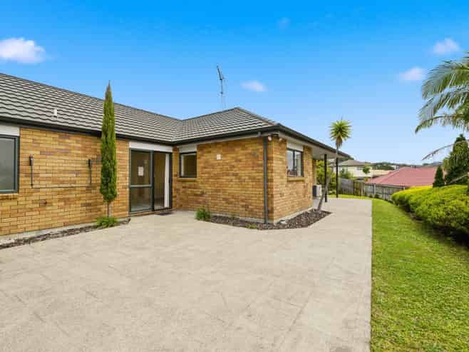 19 Black Teal Close, Unsworth Heights
