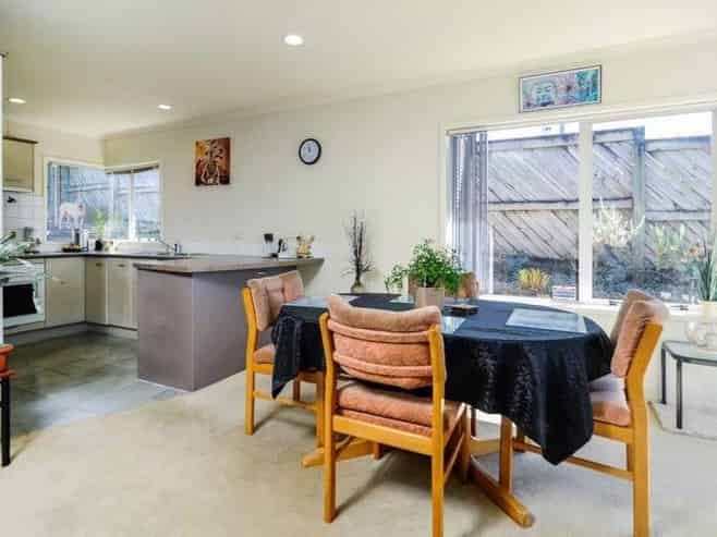 8 Rush Creek Drive, Westgate