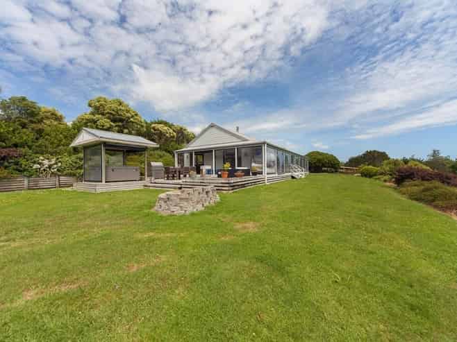 25C Hull Road, Waitoki