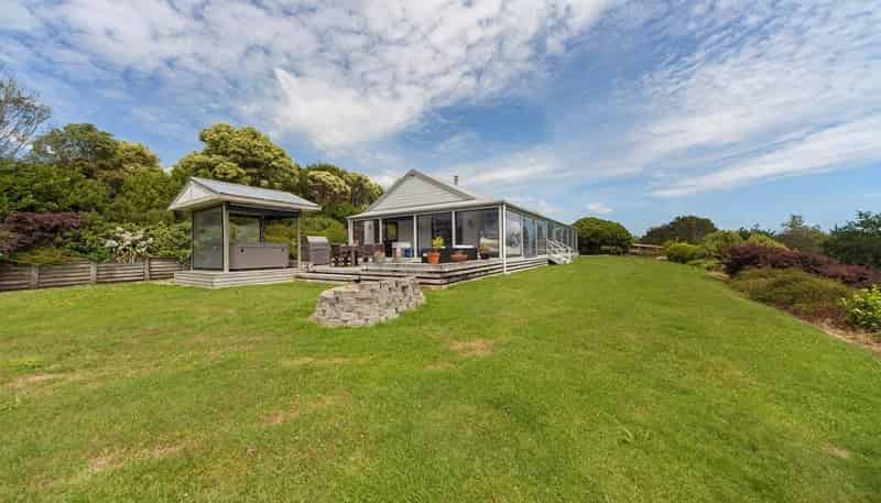 25C Hull Road, Waitoki