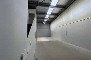 222 sqm Functional Office/Warehouse