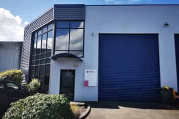 222 sqm Functional Office/Warehouse