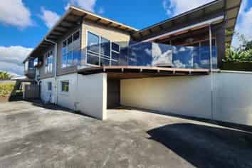 8b Julian Place, Westown