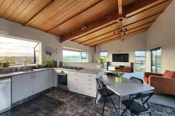 8b Julian Place, Westown