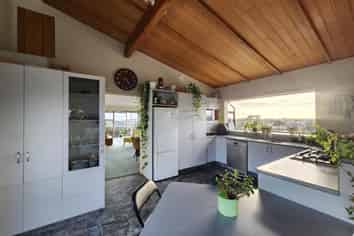 8b Julian Place, Westown
