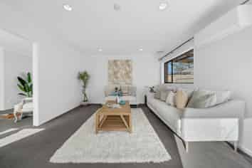 2/12 Solana Court, Botany Downs