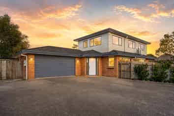 2/12 Solana Court, Botany Downs