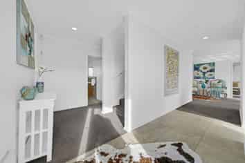 2/12 Solana Court, Botany Downs