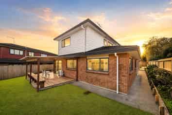2/12 Solana Court, Botany Downs