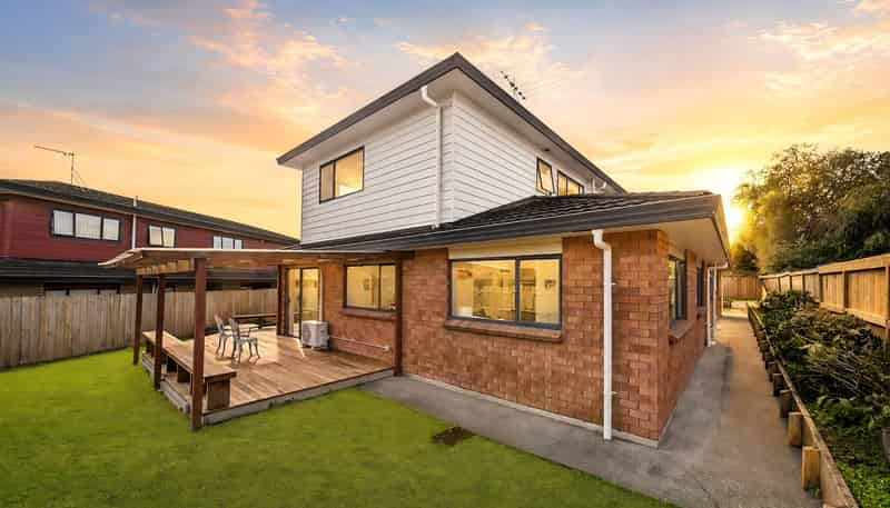 2/12 Solana Court, Botany Downs