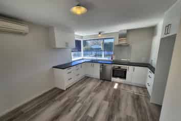 2/484 Sparks Road, Halswell