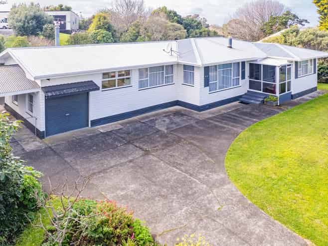 186 Great North Road, Otamatea