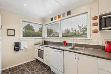 11 Hobson Street, Saint Clair