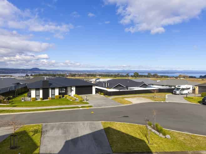 28 Blue Dun Place, Nukuhau