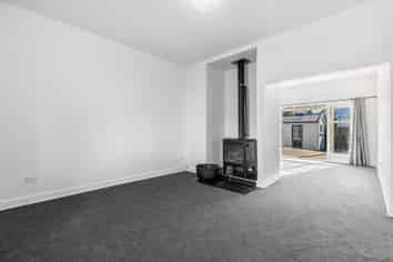 19 Lee Street, Southbridge