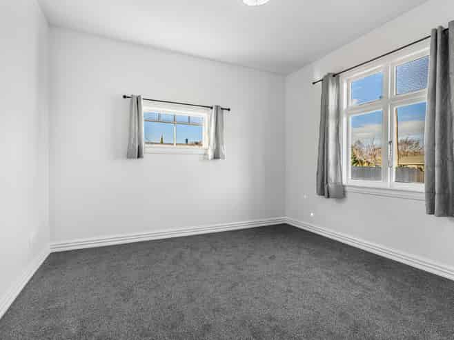 19 Lee Street, Southbridge