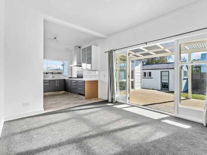 19 Lee Street, Southbridge