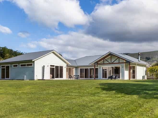 23 Waipuka Road, Havelock North