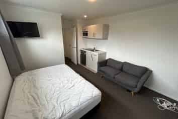 4D/167 Knighton Road, Hillcrest