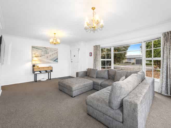 281 Avonhead Road, Avonhead