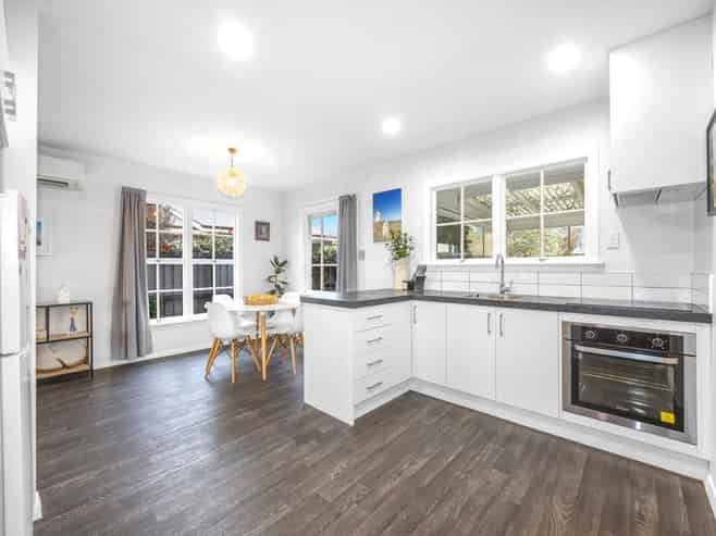 281 Avonhead Road, Avonhead